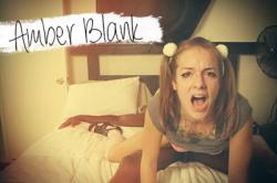 Любительница черных членов, худенькая оторва Amber Blank